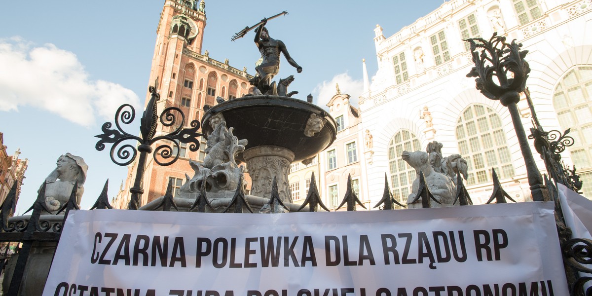 W kilku miastach w Polsce branża gastronomiczna zorganizowała demonstracje, domagając się kompleksowego planu dla ratowania branży. "Gastroprotest" odbył się m.in. w Gdańsku. 