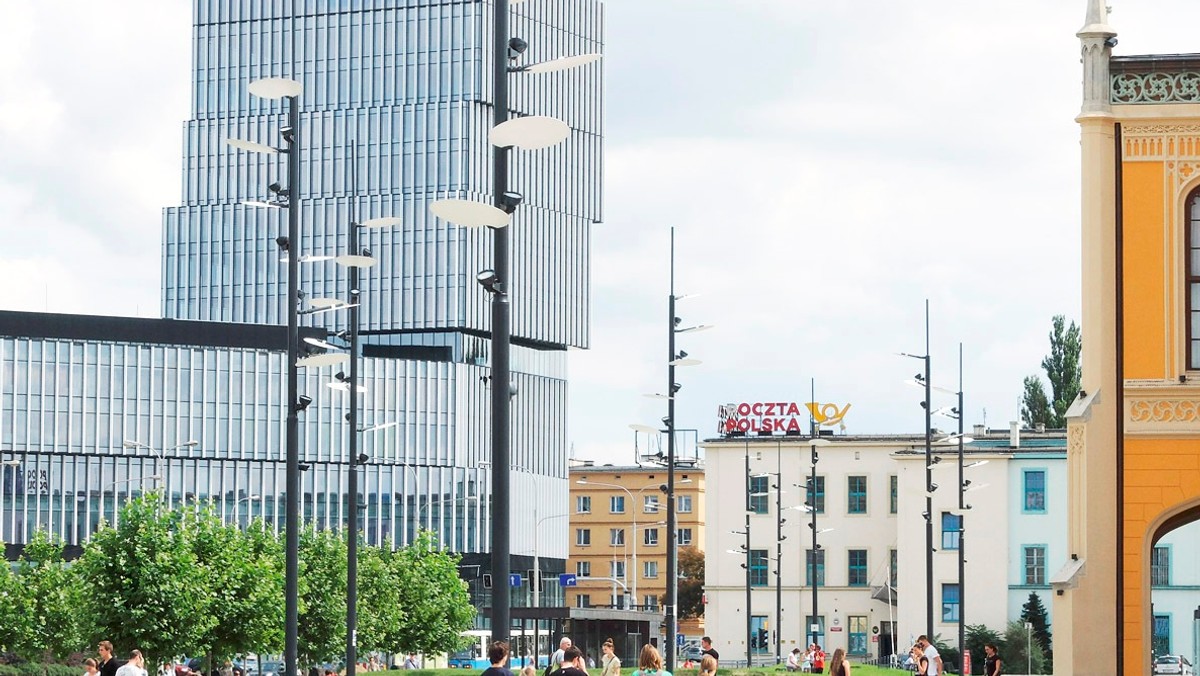 W październiku Silver Tower Center przyjmie pierwszych gości i klientów. W budynku trwają już ostatnie prace wykończeniowe. Nowa inwestycja w centrum Wrocławia to między innymi siedem tys. mkw. powierzchni biurowych i niezwykły hotel z designem niczym z Alicji w Krainie Czarów.