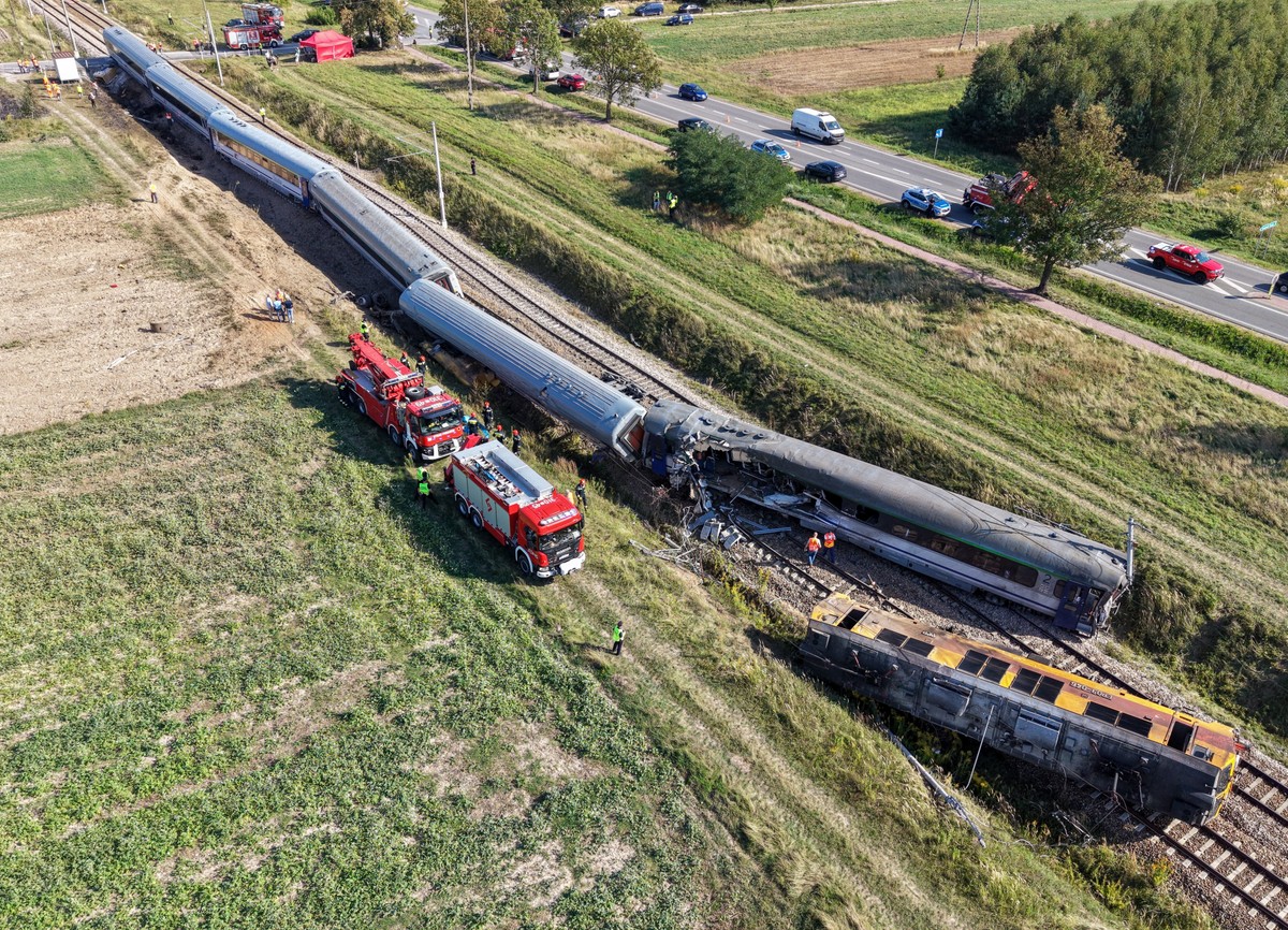 Train drivers raise funds for Krzysztof's treatment after Sokolniki crash