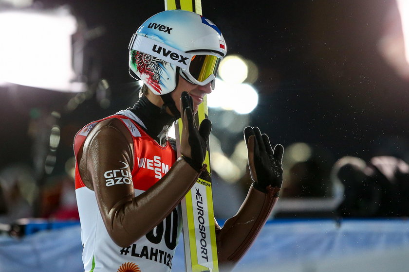 MŚ w Lahti: Kamil Stoch oszukany przez sędziów? Decyzje zabrały medal?