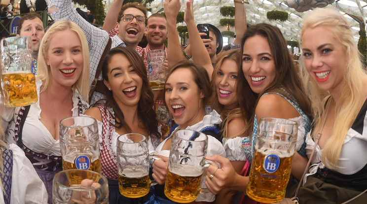 A 184. Oktoberfestet rendezik Münchenben /Fotó: AFP