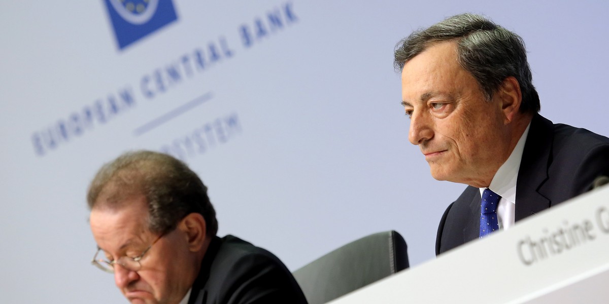 Mario Draghi (z prawej), prezes Europejskiego Banku Centralnego