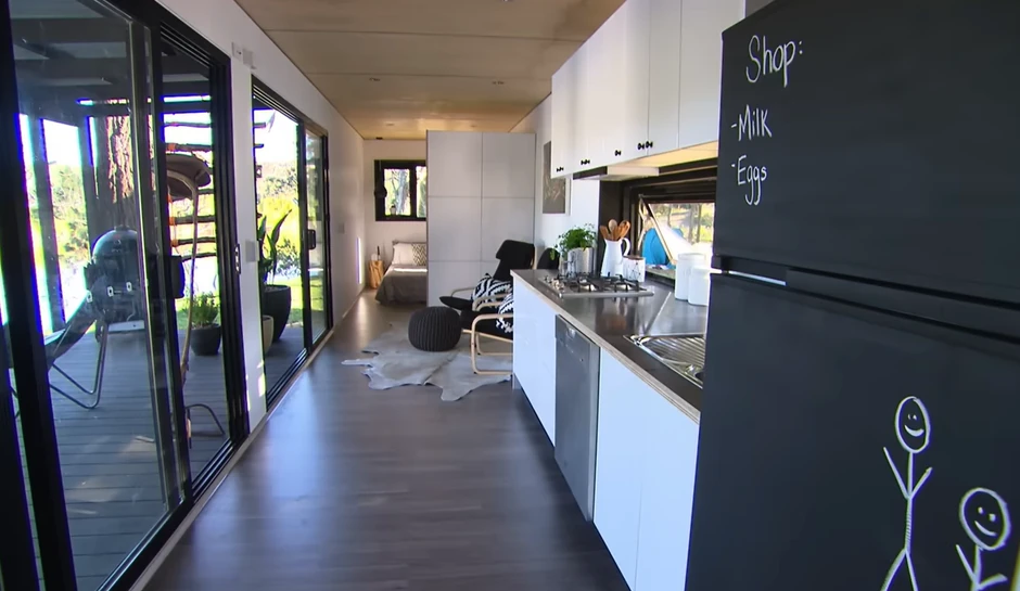 Kupili kontejner i napravili kuću