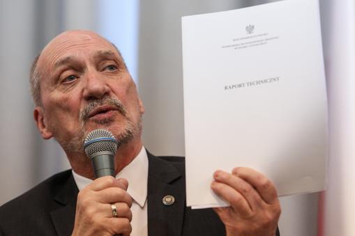 Antoni Macierewicz na posiedzeniu Podkomisji Smolenskiej do Ponownego Zbadania Wypadku Lotniczego z dnia 10 kwietnia 2010 r.