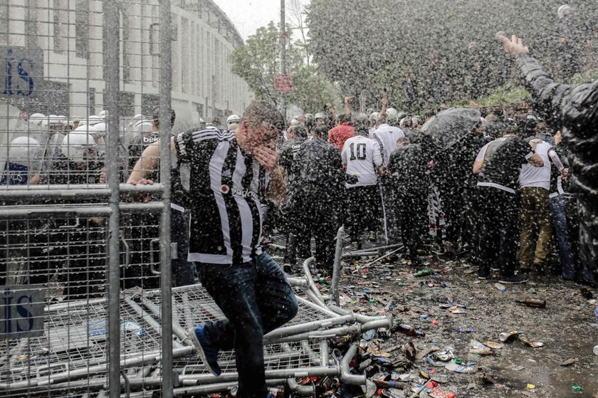 Besiktas ma nowy stadion. Doszło do zamieszek przed pierwszym meczem