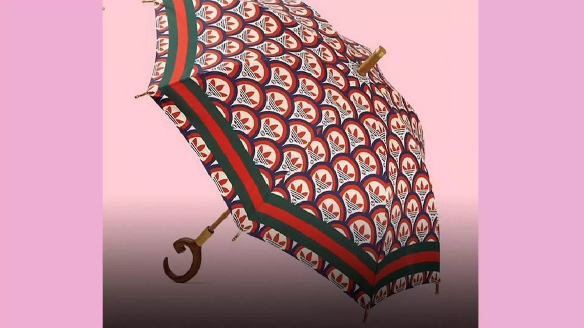 Adidas z Gucci sprzedają parasol za prawie 6 tysięcy, który nie chroni przed deszczem. Internauci są oburzeni