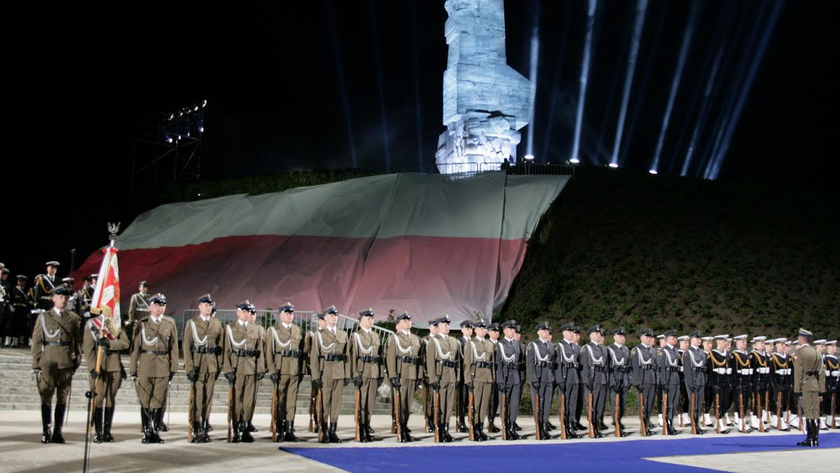 Punktualnie o godzinie 4.45 na Westerplatte zawyją syreny, tym samym rozpoczynając obchody 77. rocznicy wybuchu II Wojny Światowej. W uroczystościach wezmą udział prezydent Andrzej Duda i premier Beata Szydło.