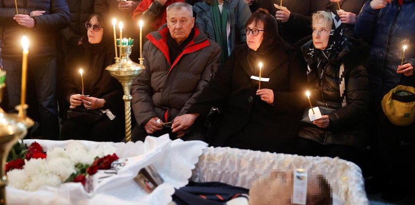 Dziwny szczegół na pogrzebie Nawalnego. Tajemnicza opaska