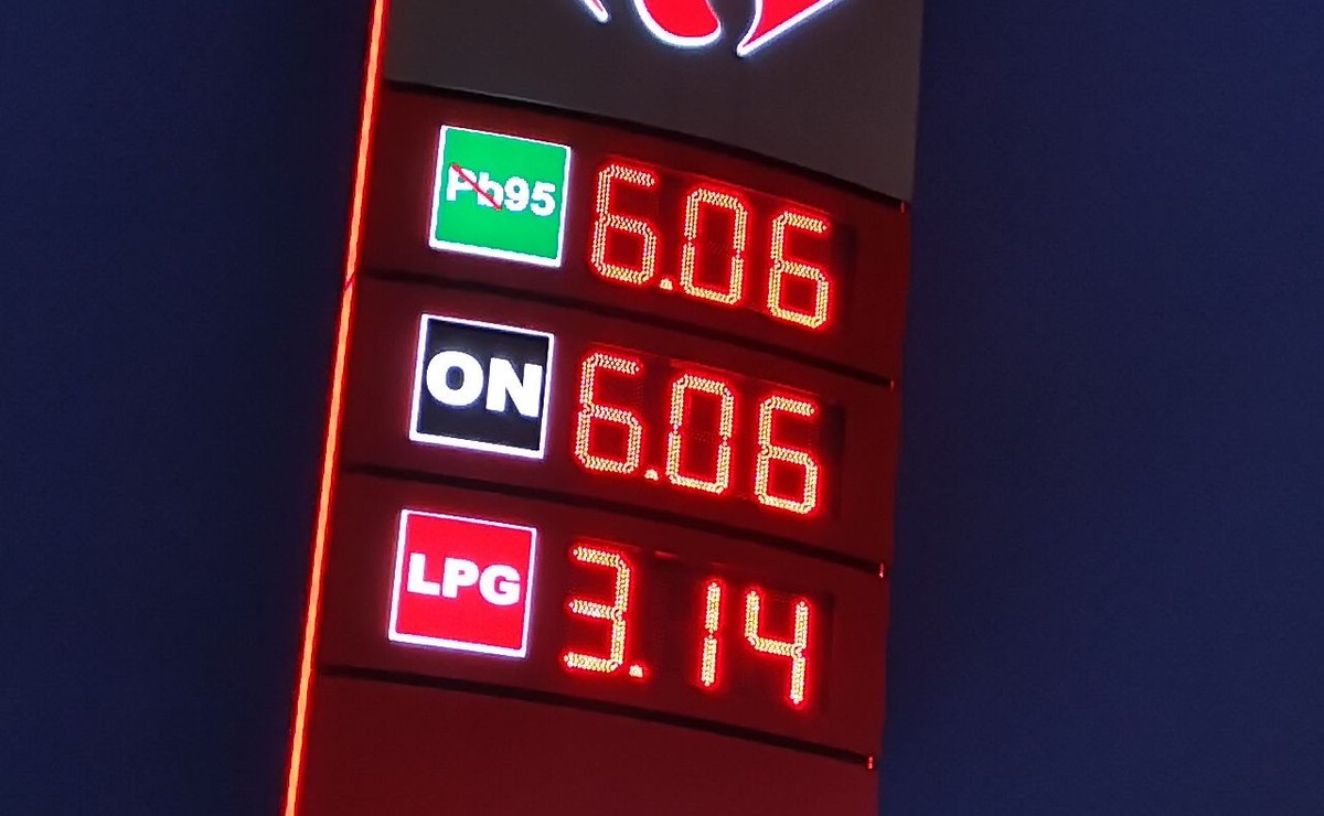 Stacja paliw, 14 październik 2021 roku - ceny wystrzeliły ponad 6 zł