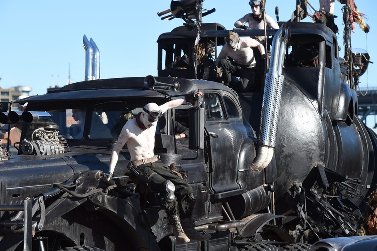 Ludzie Mad Maksa wjechali na ulice Sydney