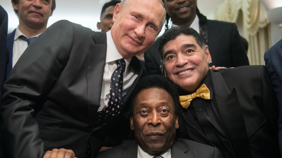 Władimir Putin, Pele i Diego Maradona w grudniu 2017 roku w Moskwie / fot. East News