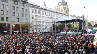 Október 23.: Orbán Viktor a beszédében gyakorlatilag harcot hirdetett a baloldal ellen