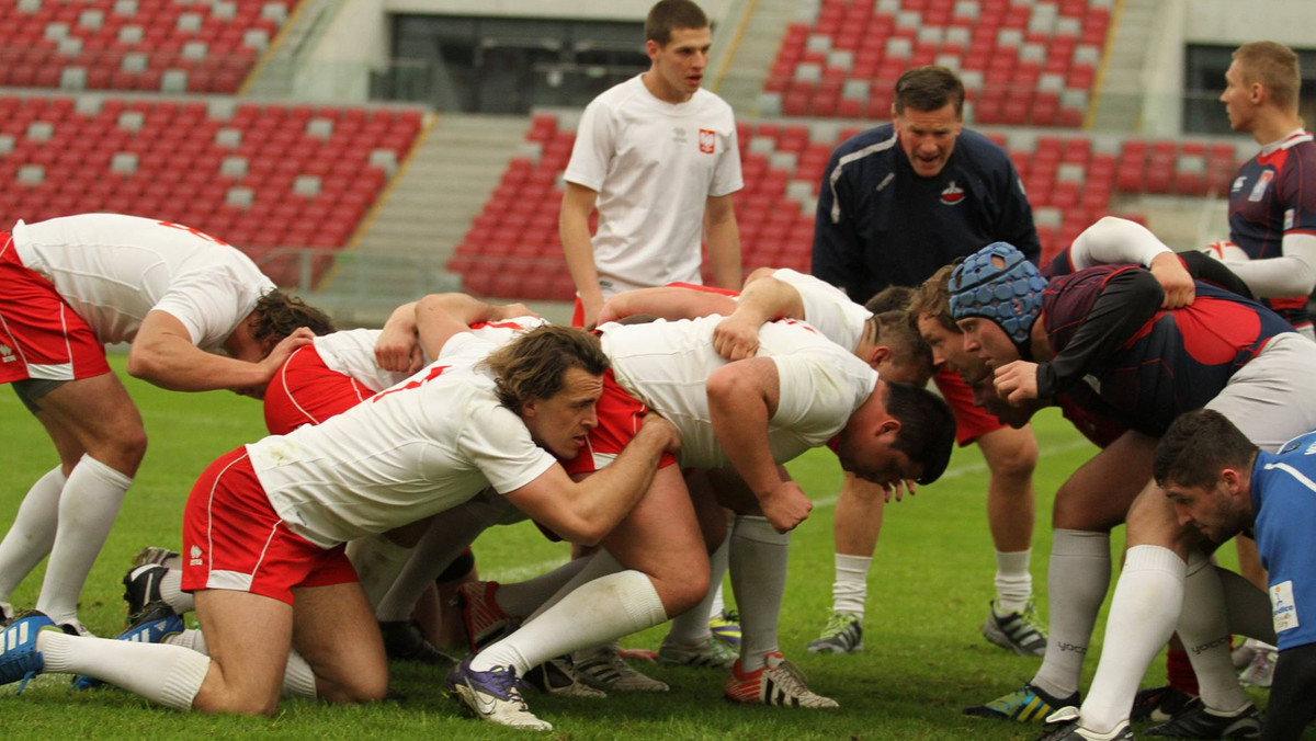 "Rugby to chuligański sport, który uprawiają dżentelmeni" – to słynne zdanie wypowiedziane przez Winstona Churchilla znalazło swoje potwierdzenie podczas treningu polskiej kadry, w którym uczestniczyli również dziennikarze. Rugbiści, którzy w sobotę o godz. 14:00 grają w Siedlcach z Mołdawią, zachowali się jak dżentelmeni i oszczędzili przedstawicieli mediów.