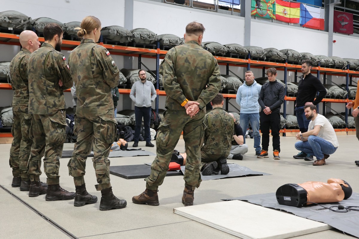 Klapa pilotażowego programu Wojska Polskiego. Uczestnicy wskazują na problemy