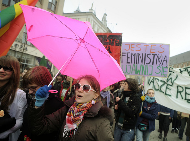 Manifa 2011: nauczycielki i sprzątaczki, feministki i panie domu dla Nowackiej