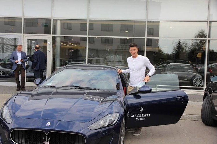 Robert Lewandowski i Maserati GranTurismo Sport