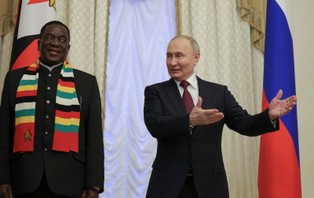 Zimbabwe skarży się na USA i prosi Rosję o pomoc wojskową
