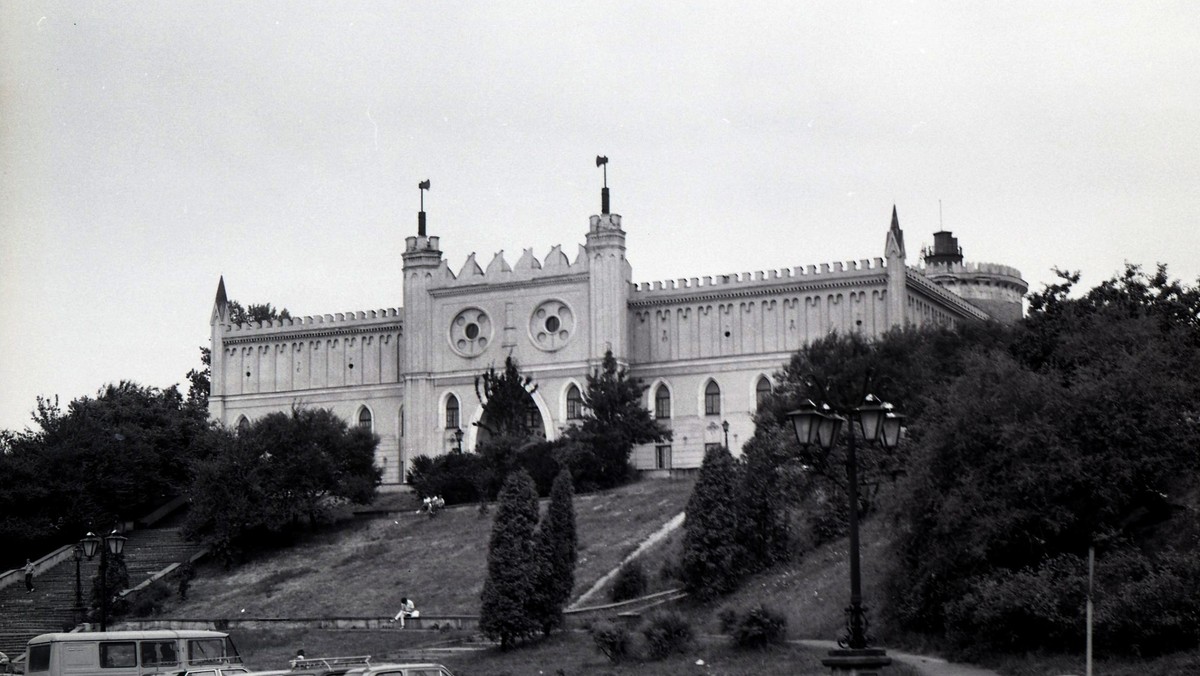 Rocznica wyborów 4 czerwca 1989. Znane miejsca w Polsce kiedyś i dziś