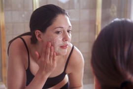 Nisam se umivala 6 meseci i ODMAH sam primetila ovu promenu: Nisam ni slutila šta će se desiti, moj dermatolog se ŠOKIRAO REZULTATIMA