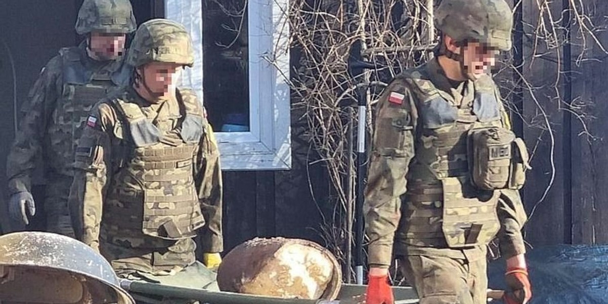 Suchedniów. Przez 80 lat spali na bombie. Do ich domu wkroczyli saperzy.