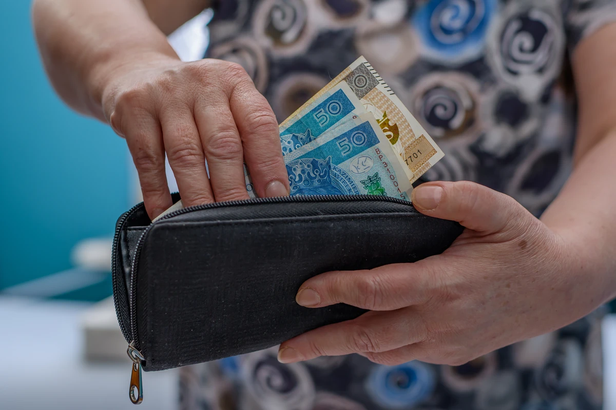 Jaka emerytura przysługuje 60 latkowi z 10 letnim stażem pracy?