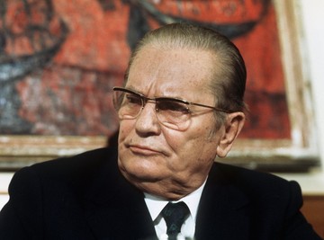 Naša pevačica se RUKOVALA SA TITOM, pa TRI DANA NIJE PRALA RUKE! Podelila prisni trenutak sa Jovankom koji joj se duboko urezao: "Nisam ni naslutila, bila sam u garderobi" 