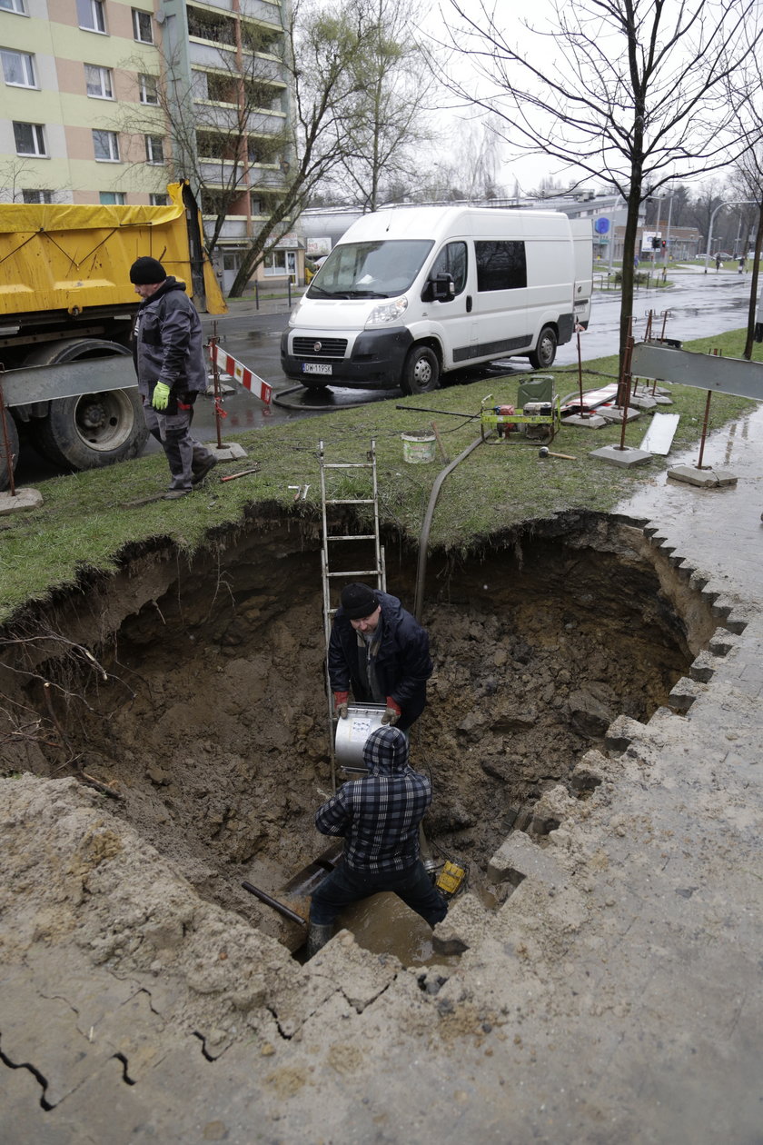 Awaria rury przy Bajana we Wrocławiu