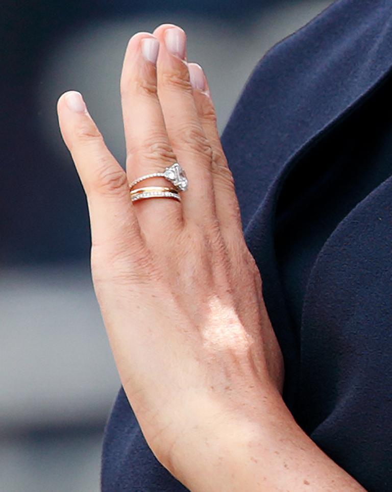 Kate Middleton usunęła diamenty ze słynnej biżuterii po księżnej Dianie  [FOTO] - Plejada.pl