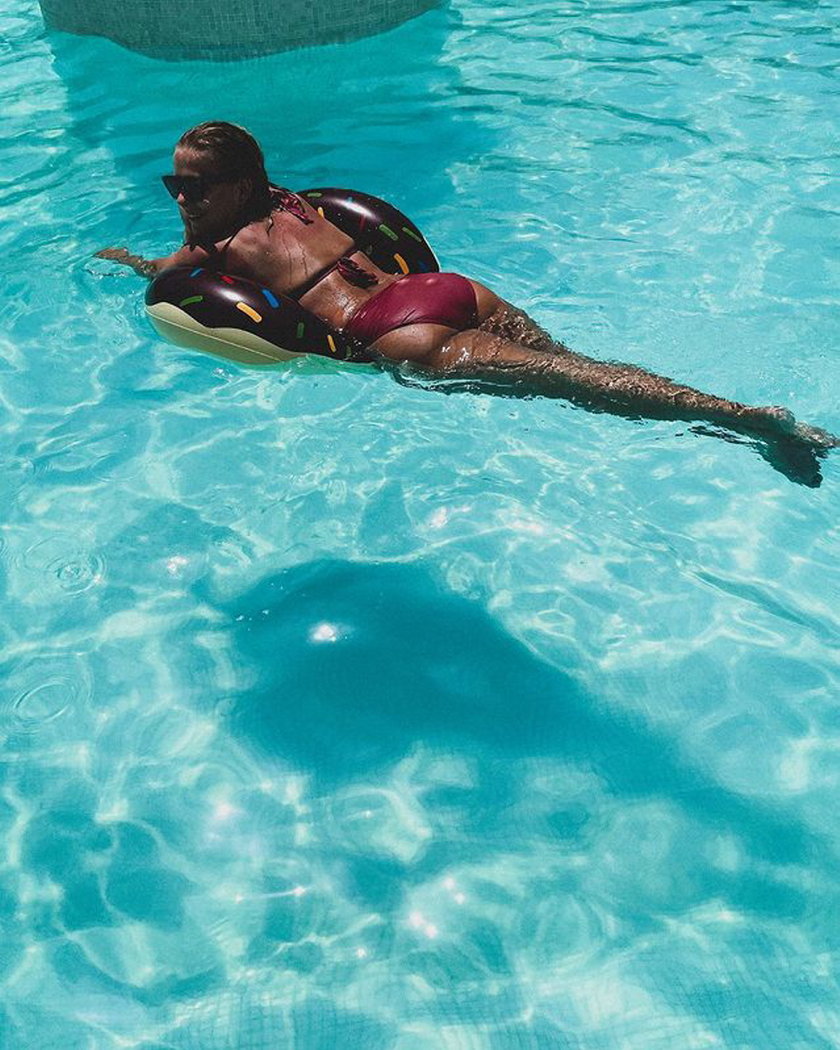 Aneta Zając w bikini na wakacjach w Grecji na Santorini. Zdjęcia