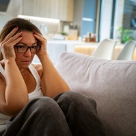 Pajzsmirigy alulműködés vagy menopauza? Így különböztethető meg a kettő