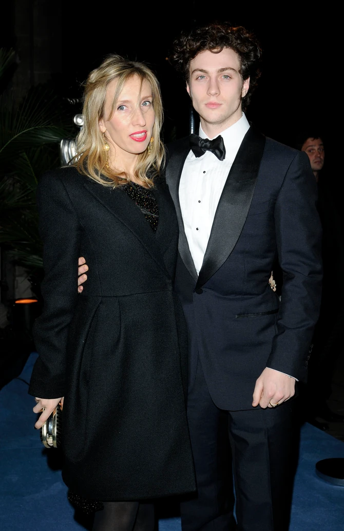 Sem i Aron na početku zabavljanja