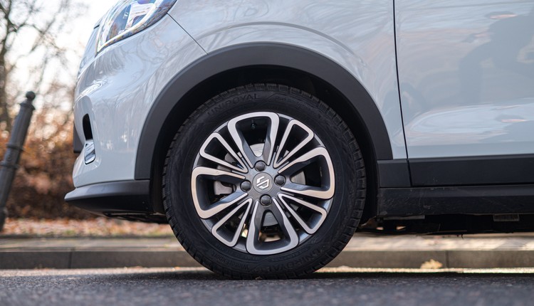 Sprzedają 1700 aut dziennie. Tanie i duże SUV-y idą jak ciepłe bułeczki