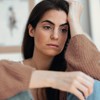 Neurotransmiteri uključuju serotonin i dopamin,   imaju glavnu ulogu u regulisanju našeg raspoloženja.