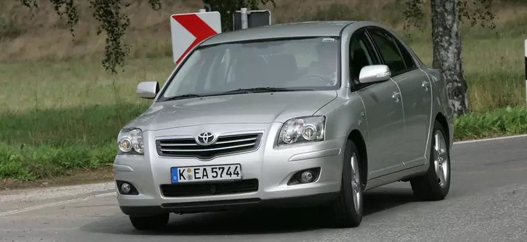 Toyota Avensis. Poduszka powietrzna może zadziałać jak pocisk. Akcja serwisowa