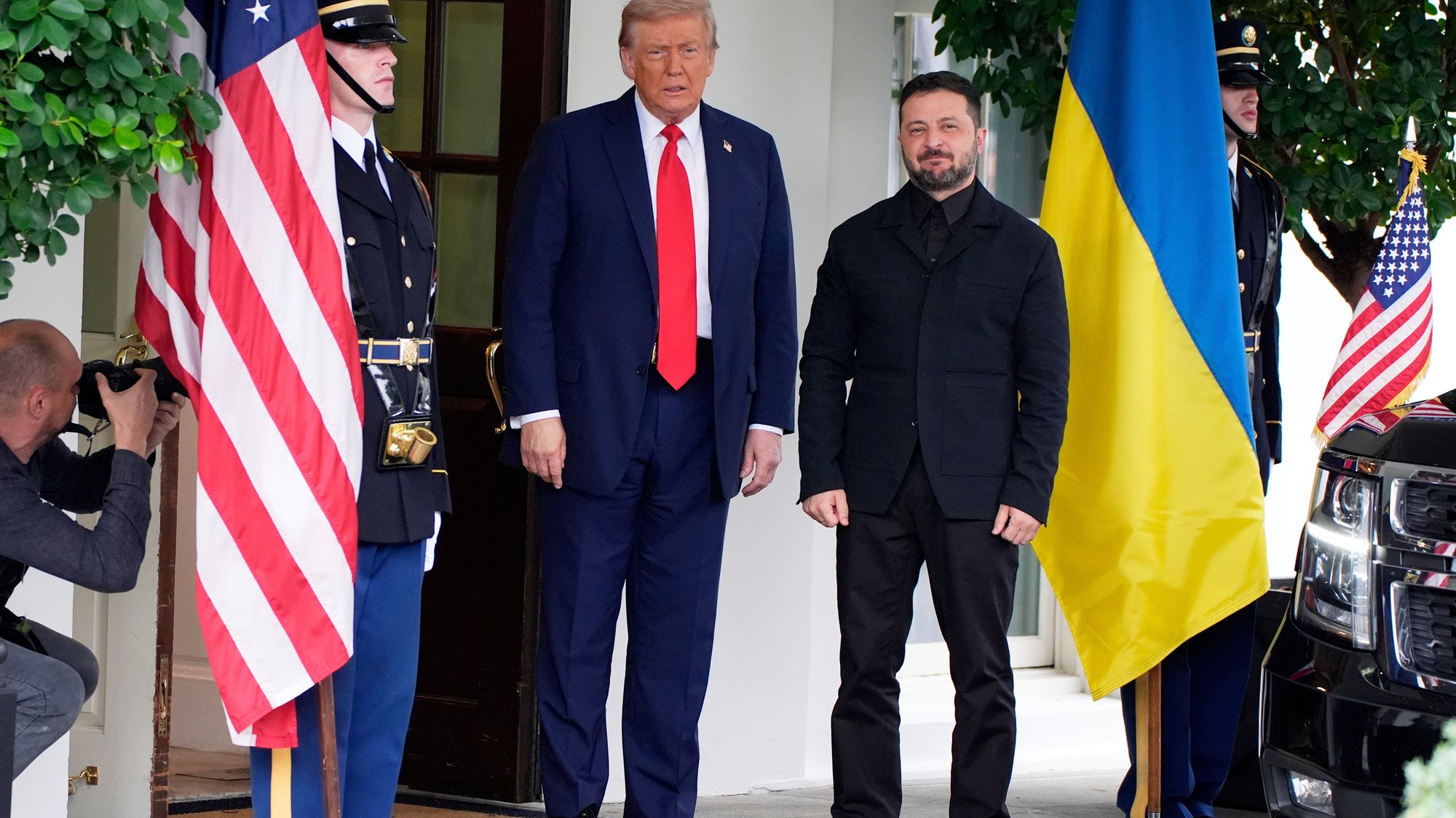 Ukrajinský prezident Vladimir Zelenskyj spolu s prezidentom USA Donaldom Trumpom.