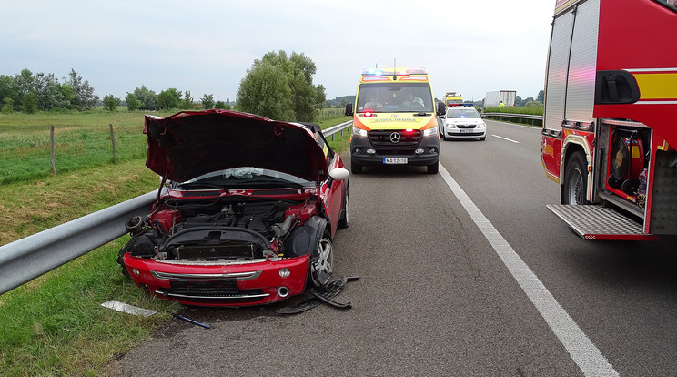  Baleset miatt lezárták az M5-öst Szeged felé Petőfiszállásnál / Fotó: MTI Donka Ferenc