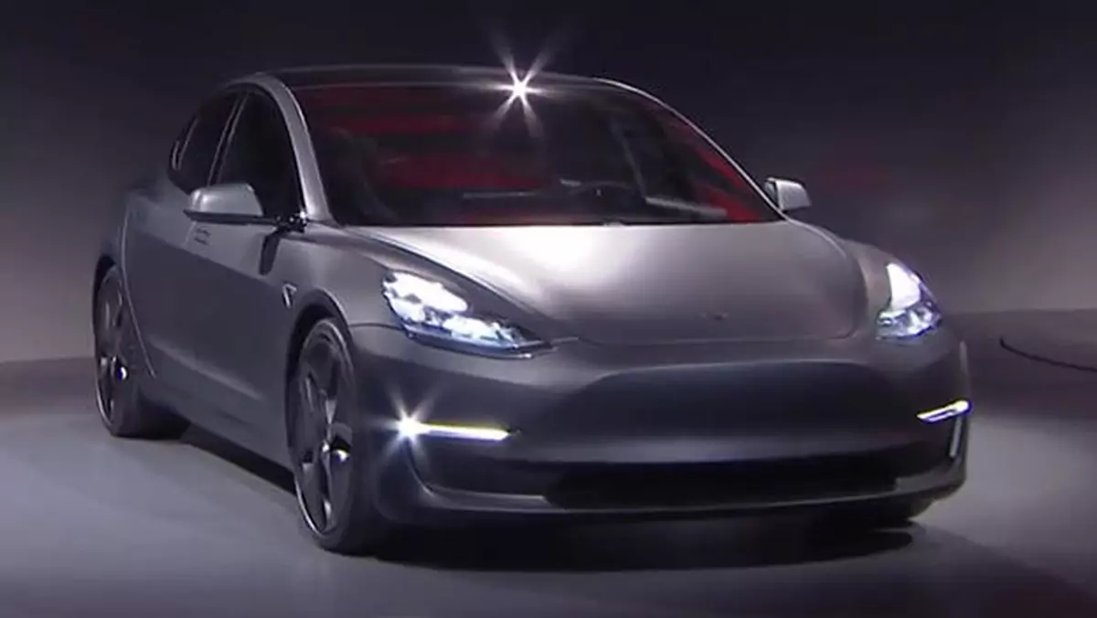 Elon Musk: w Tesla Model 3 poczujesz się jak w statku kosmicznym