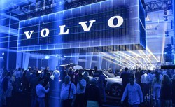 Znany koncern obniża koszty działania. Co drugi pracownik do zwolnienia