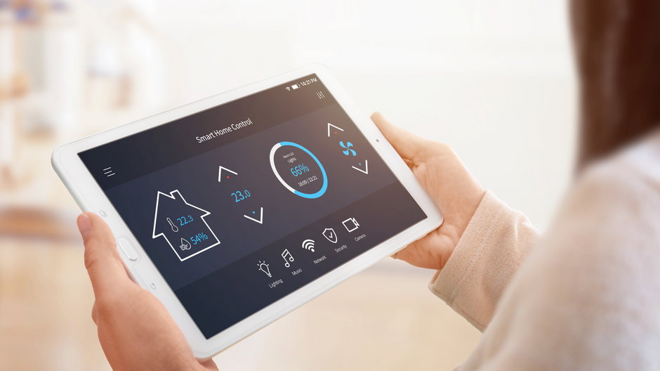 Coraz więcej inwestorów decyduje się na domy inteligentne - Stanisic Vladimir/stock.adobe.com
