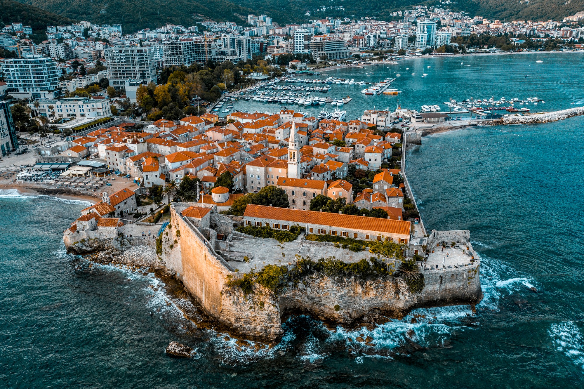 Letovisko Budva v Čiernej Hore. (ilustračné foto)