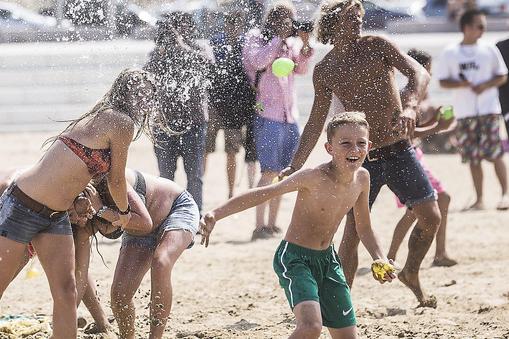 plaża wakacje zabawa