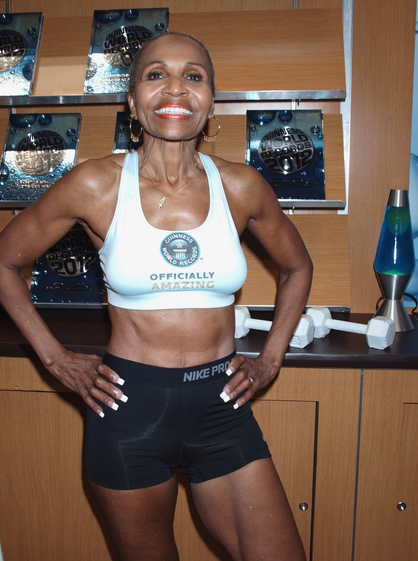 Ernestine Shepherd Cwiczy Kulturystyke Ma 80 Lat I Cwiczy Kulturystyke