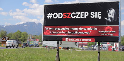 Antyszczepionkowcy w natarciu! Obkleili południe Polski dziwaczną propagandą