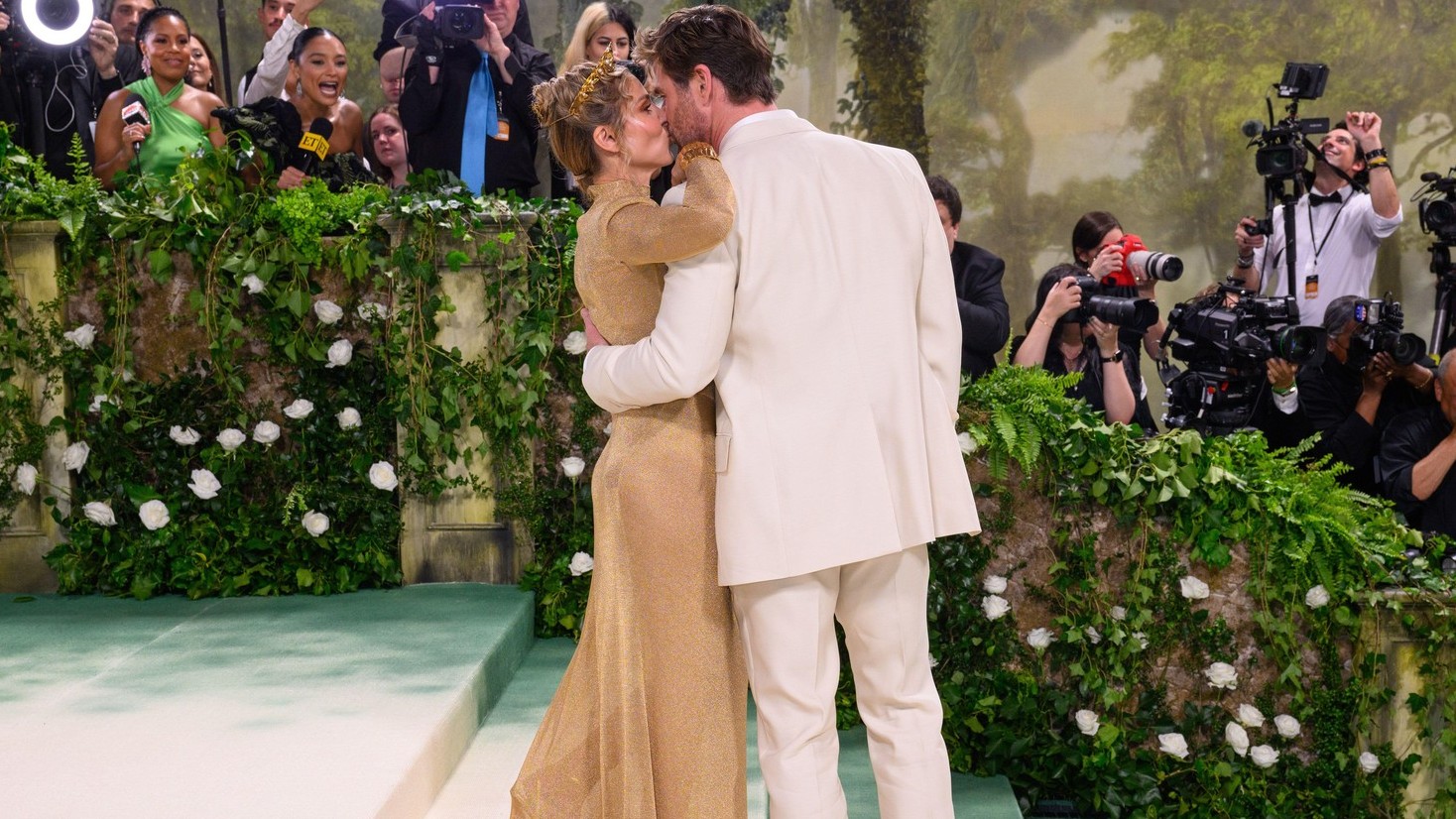 Elsa Pataky a Chris Hemsworth na Met gala 2024. 