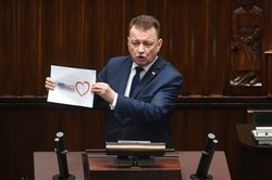Błaszczak w Sejmie: Do rządu Tuska pasuje motto z "Króla Lwa"