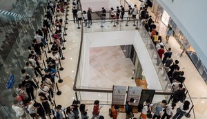 Customers in Guangzhou, China line up to enter an Apple store.John Ricky/Anadolu via Getty