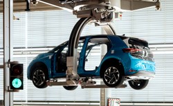 Koncern inwestuje w Polsce. Kiedy ruszy produkcja seryjna?