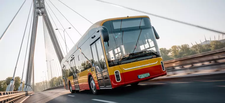 Tajemniczy autobus na ulicach Warszawy. Sprawdzą go pasażerowie