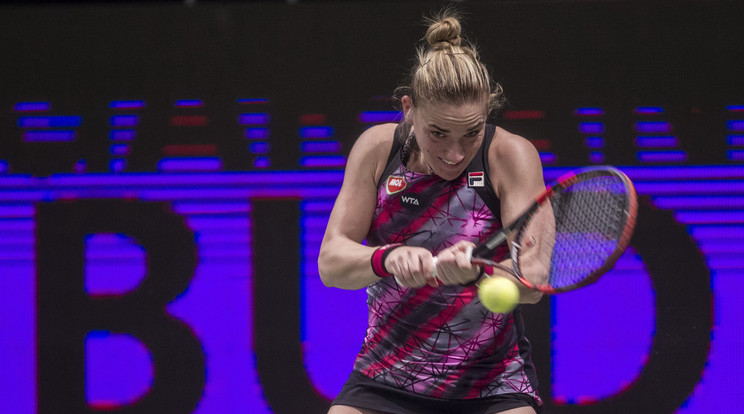 Babos Tímea nyerte a budapesti WTA-tornát, miután a döntőben 6-7 (4-7), 
6:4, 6:3-ra verte a cseh Lucie Safárovát /Fotó: MTI-Szigetváry Zsolt