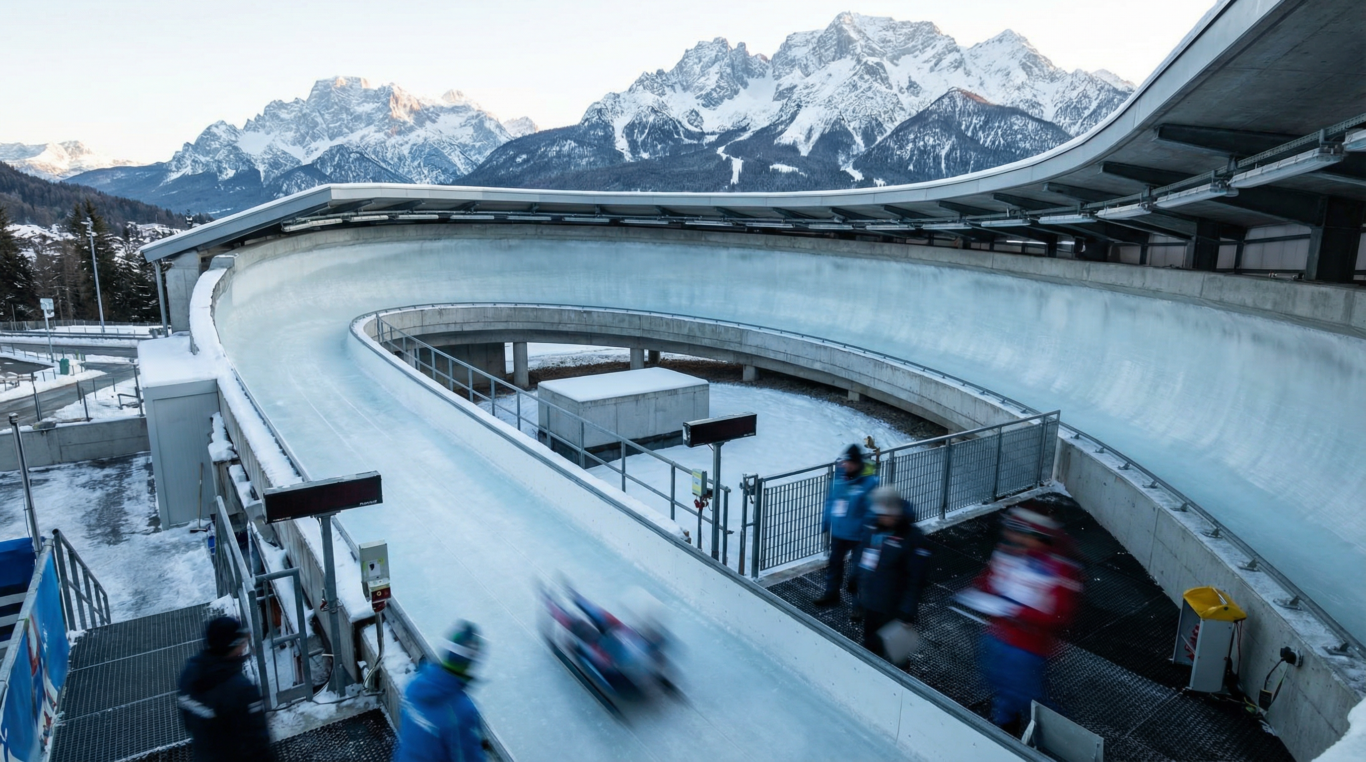 Fünf Medaillen für deutsche Rodler - doch vor dem dritten Gold brach die Türklinke